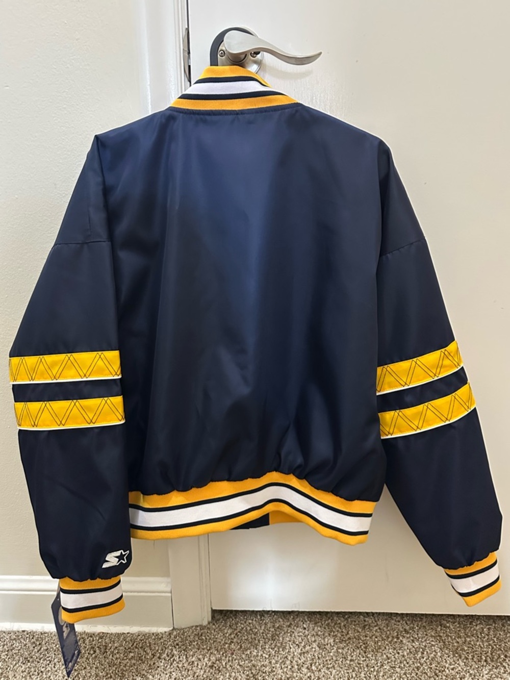 Milwaukee Brewers Women’s Starter Bomber Jacket NWT - Picture 5 of 5